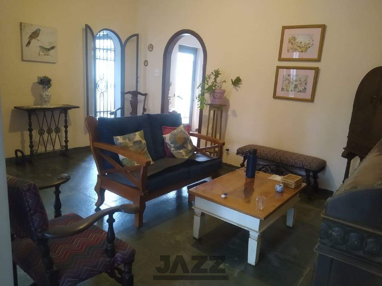 Casa à venda com 4 quartos, 187m² - Foto 1