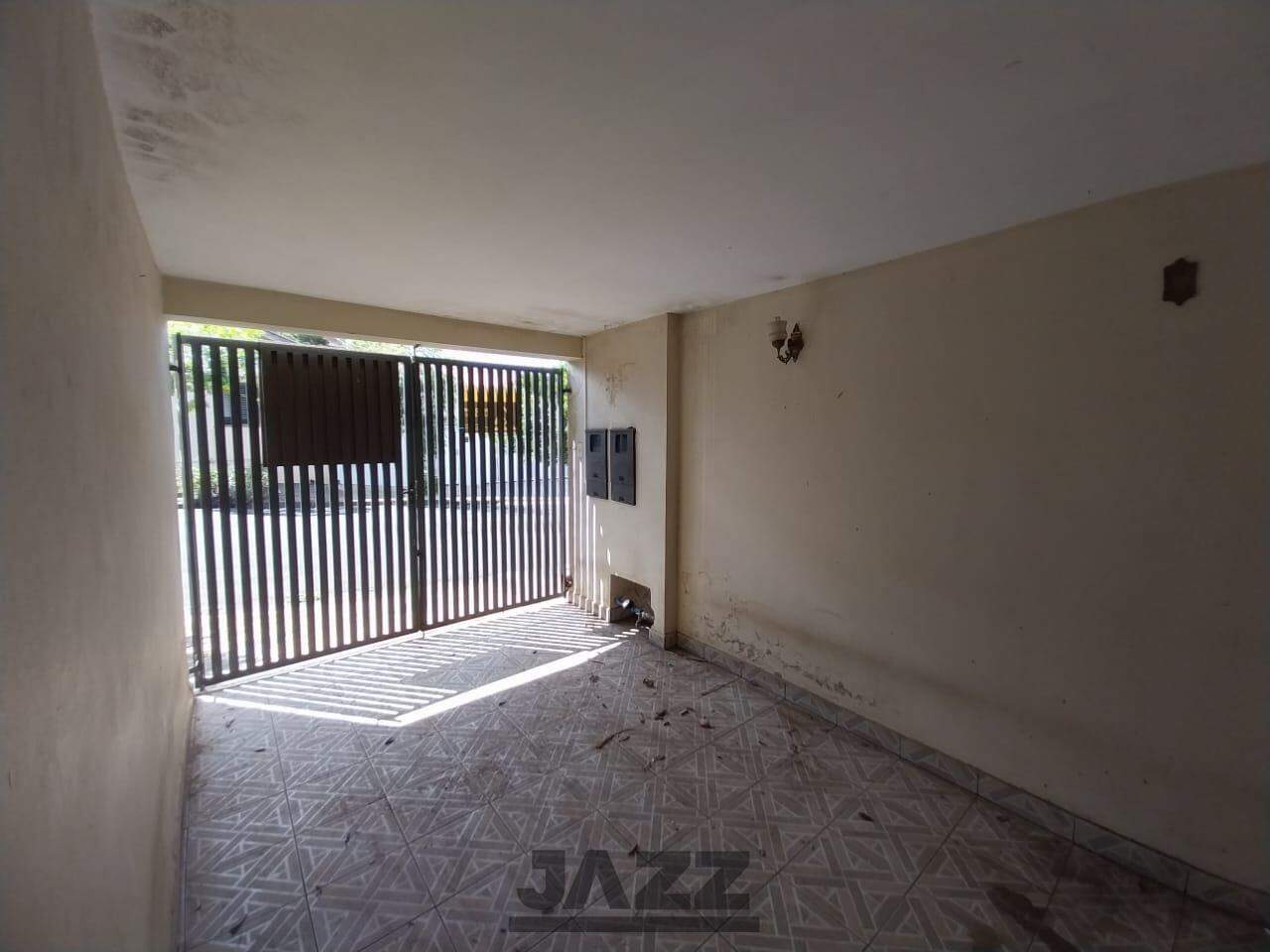 Casa à venda com 3 quartos, 180m² - Foto 2