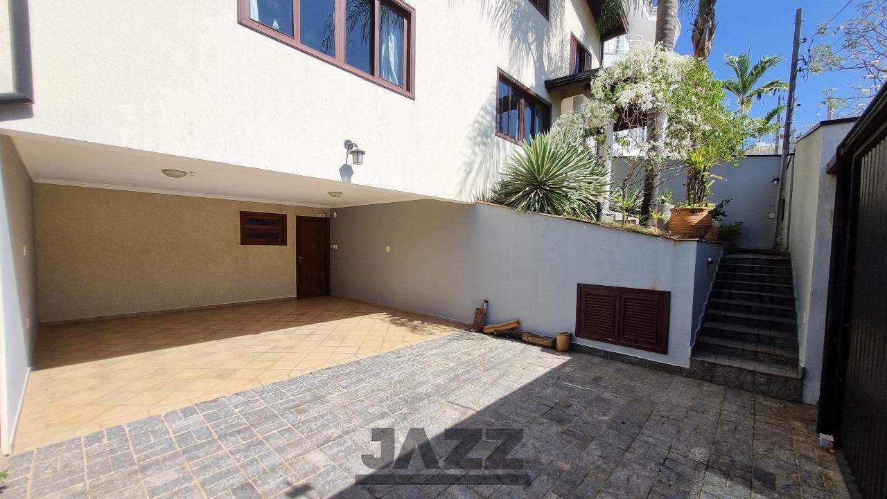 Casa à venda com 3 quartos, 300m² - Foto 54