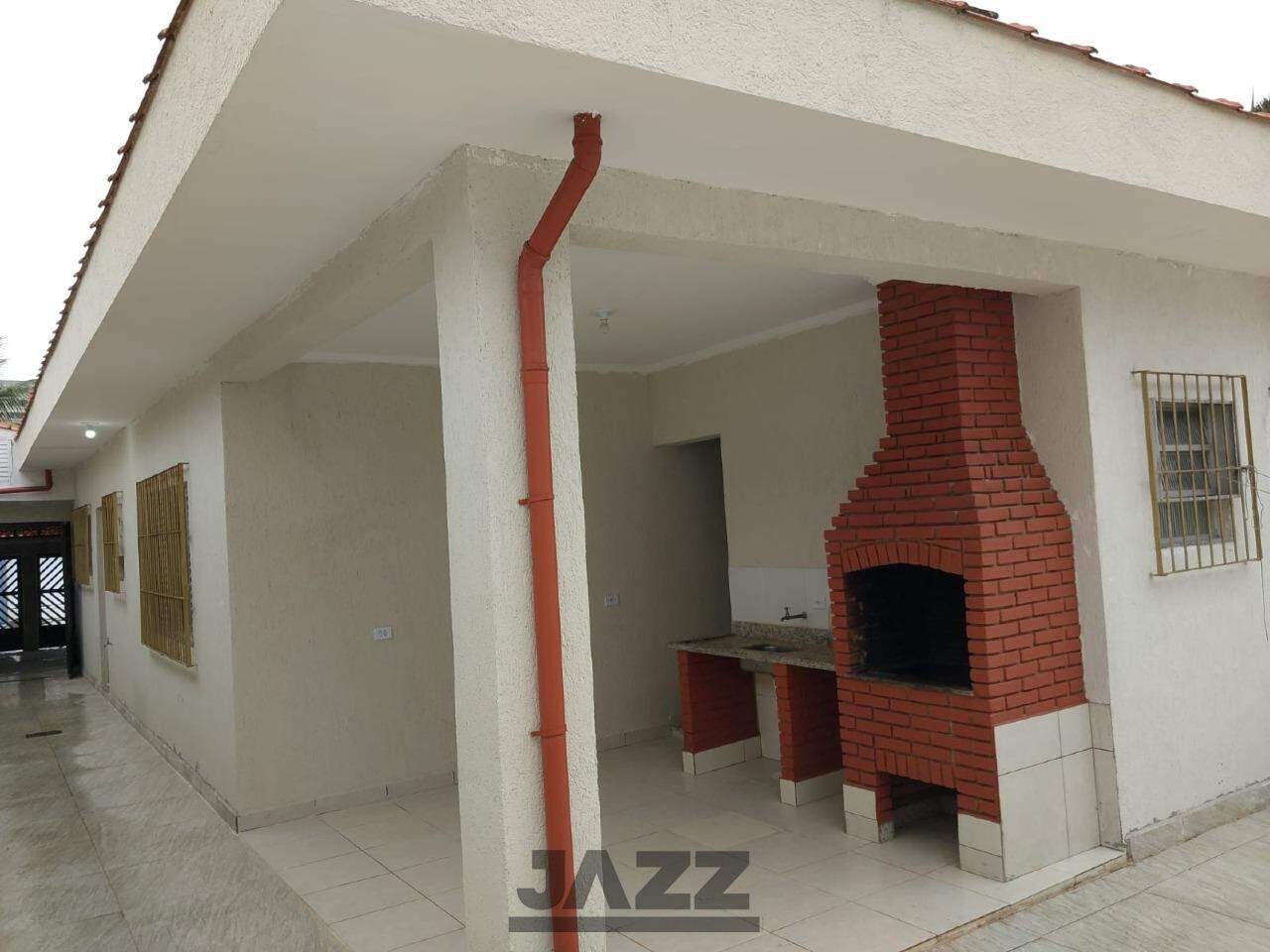 Casa à venda com 4 quartos, 142m² - Foto 1