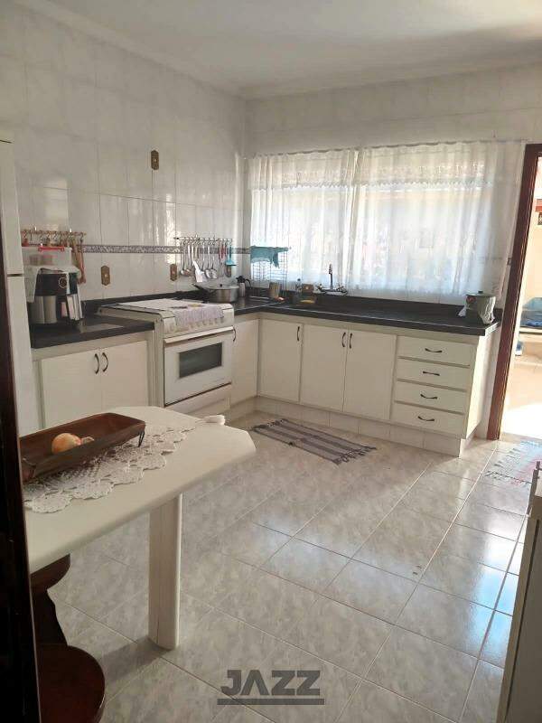 Casa à venda com 2 quartos, 114m² - Foto 1