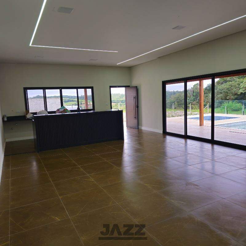 Fazenda à venda com 3 quartos, 220m² - Foto 2