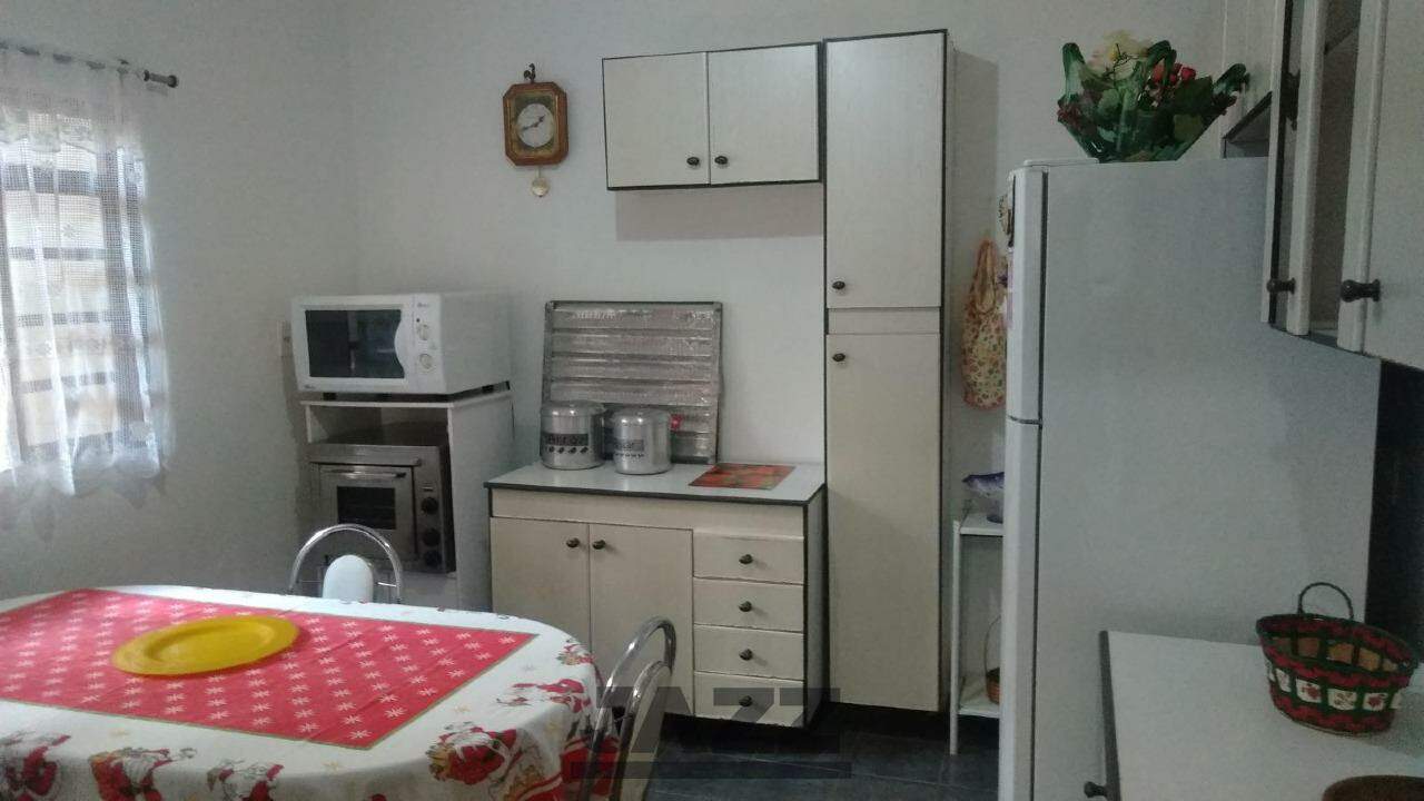 Casa à venda com 4 quartos, 180m² - Foto 5