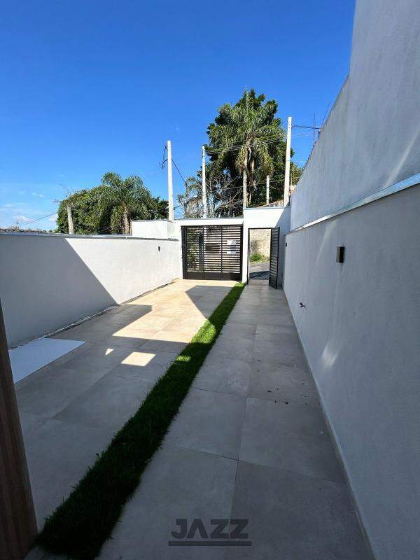 Casa à venda com 3 quartos, 100m² - Foto 4