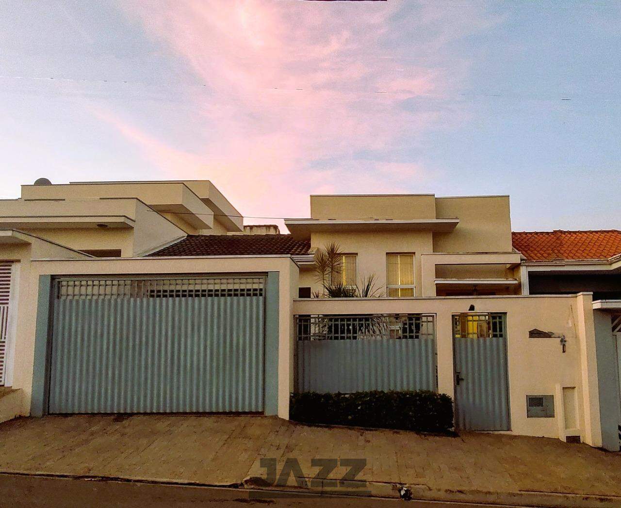 Casa à venda com 2 quartos, 140m² - Foto 2