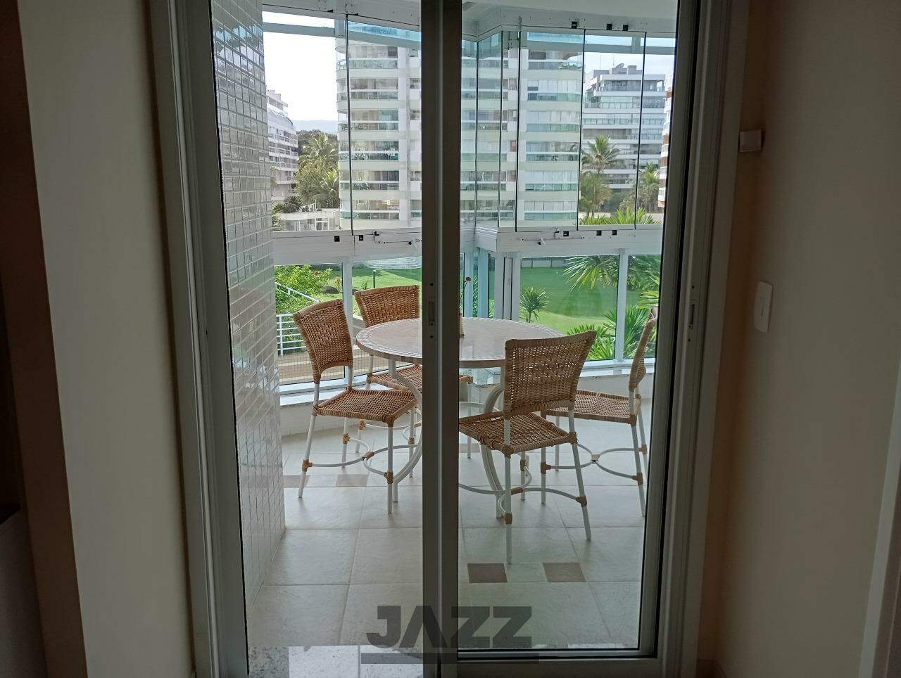 Apartamento à venda com 4 quartos, 215m² - Foto 35