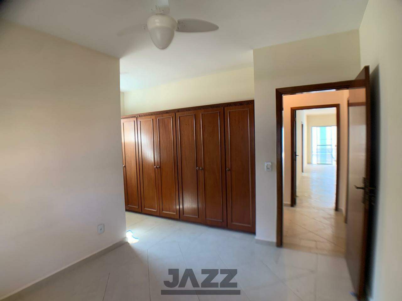 Casa de Condomínio para alugar com 4 quartos, 380m² - Foto 17