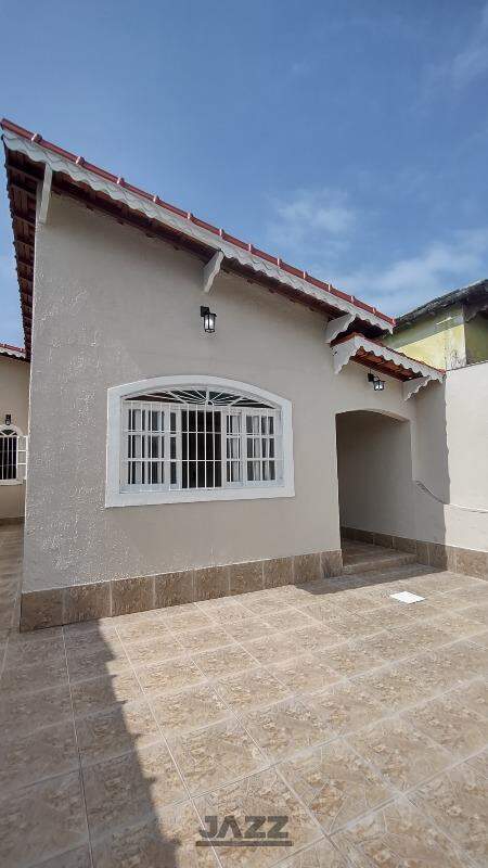 Casa à venda com 2 quartos, 140m² - Foto 1