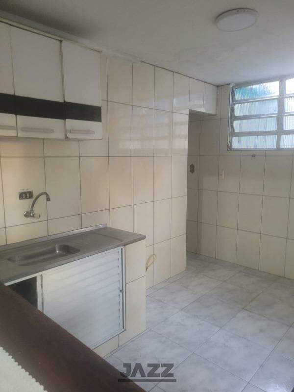 Casa à venda com 3 quartos, 200m² - Foto 2