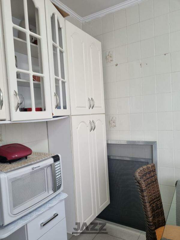 Apartamento à venda com 2 quartos, 72m² - Foto 11