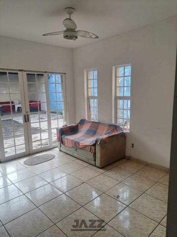 Casa para alugar com 3 quartos, 270m² - Foto 3