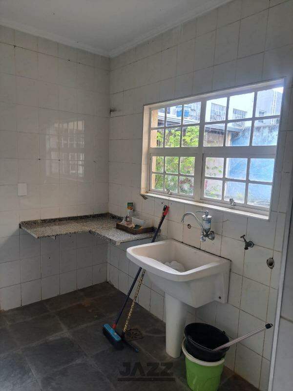 Casa para alugar com 3 quartos, 270m² - Foto 17