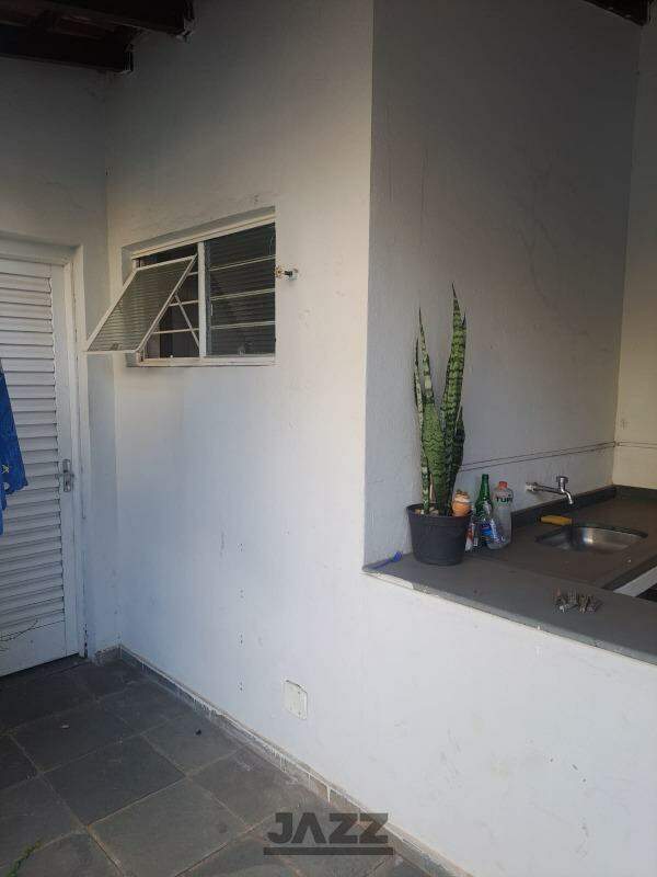 Casa para alugar com 3 quartos, 270m² - Foto 18