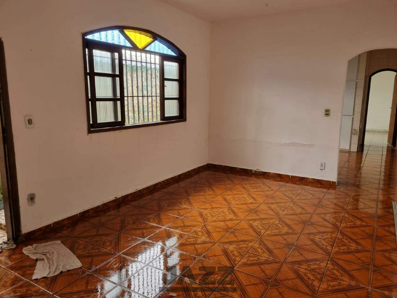 Casa à venda com 2 quartos, 126m² - Foto 1