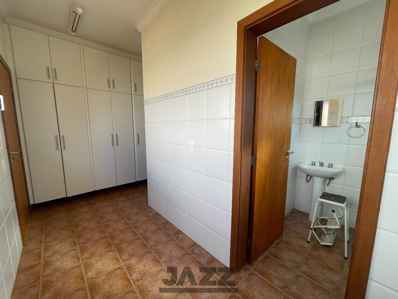 Casa de Condomínio para alugar com 3 quartos, 319m² - Foto 18