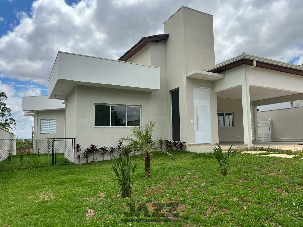 Casa de Condomínio à venda com 4 quartos, 300m² - Foto 2