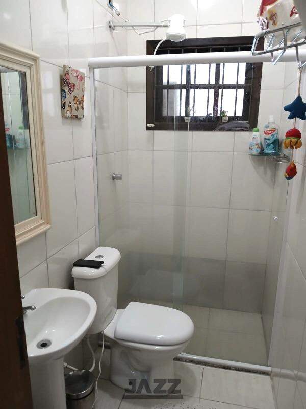 Casa à venda com 4 quartos, 180m² - Foto 15