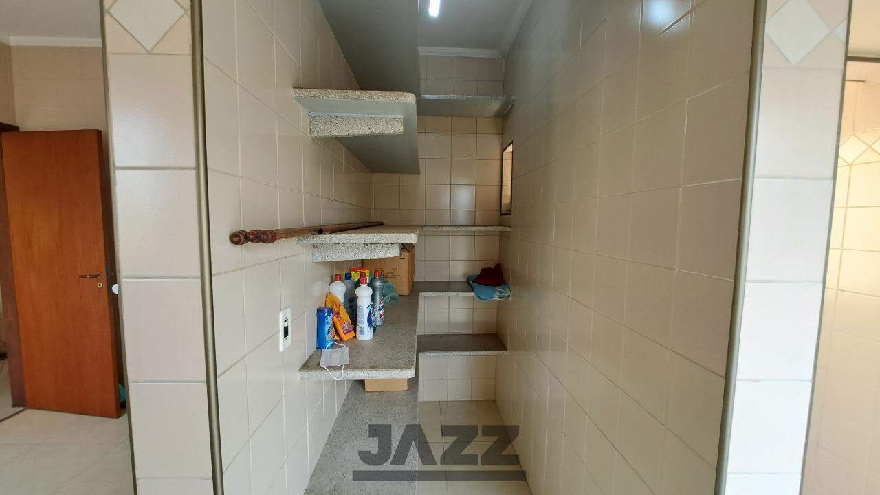 Casa de Condomínio para alugar com 3 quartos, 325m² - Foto 15