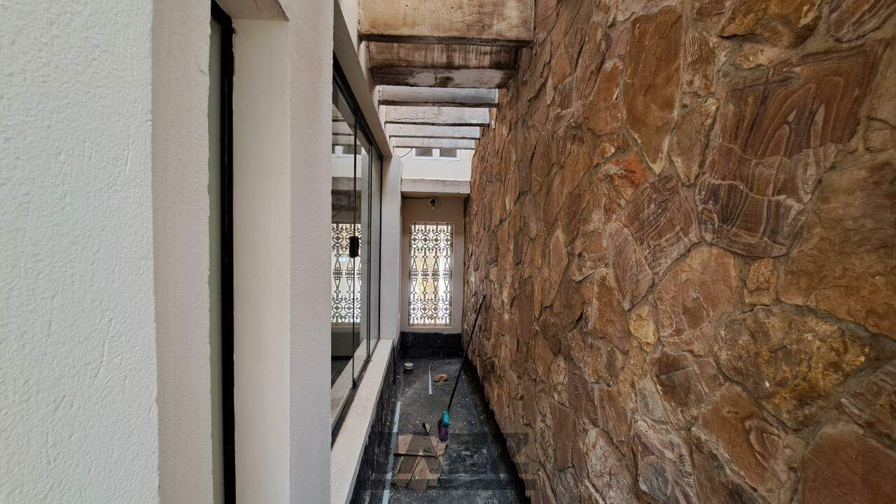 Casa de Condomínio para alugar com 3 quartos, 325m² - Foto 49