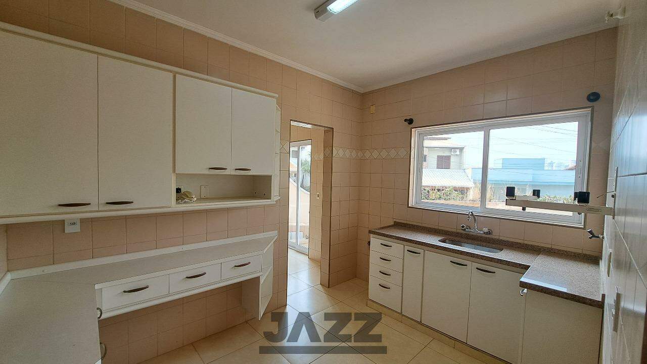 Casa de Condomínio para alugar com 3 quartos, 325m² - Foto 11