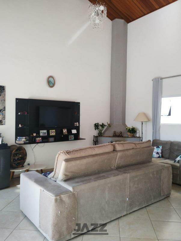 Casa à venda com 4 quartos, 190m² - Foto 2