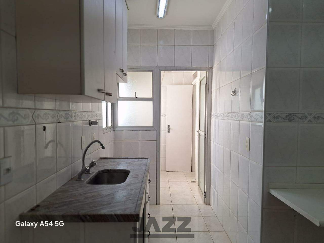 Apartamento para alugar com 3 quartos, 105m² - Foto 13