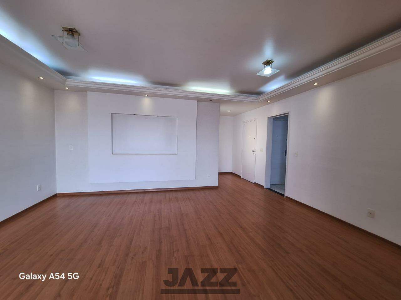 Apartamento para alugar com 3 quartos, 105m² - Foto 4