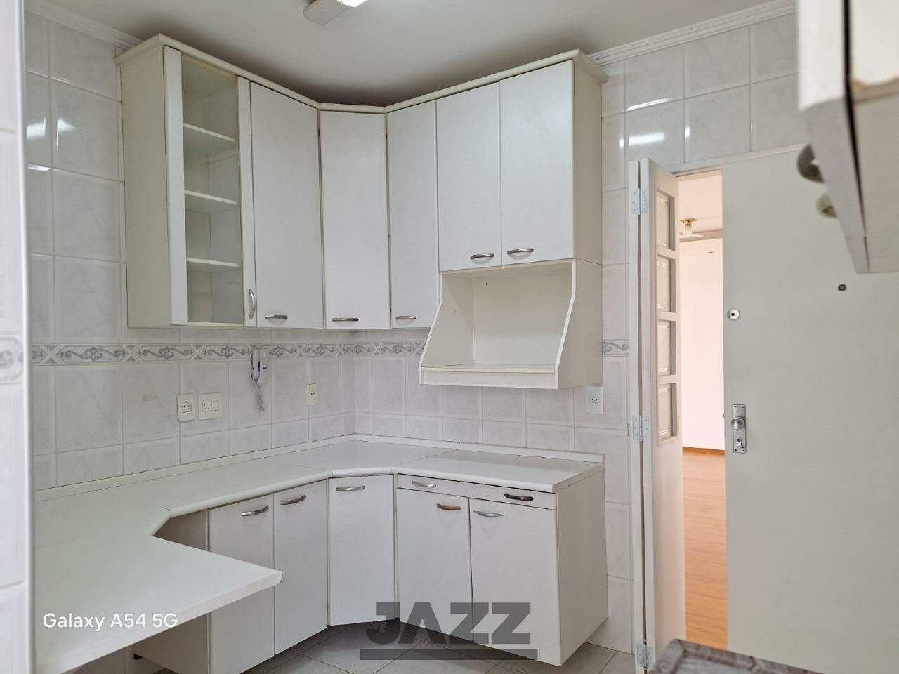 Apartamento para alugar com 3 quartos, 105m² - Foto 11