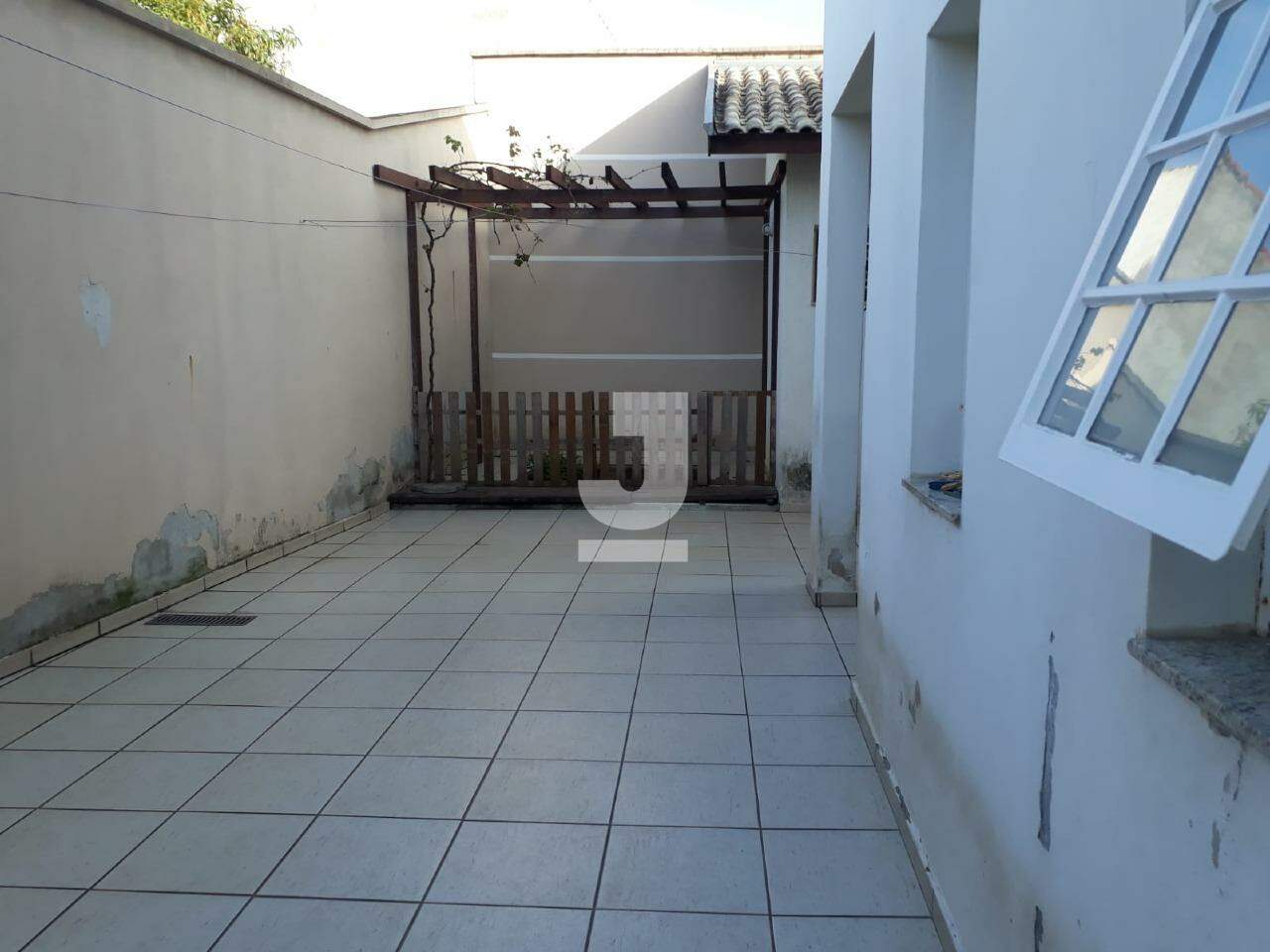 Casa para alugar com 4 quartos, 310m² - Foto 44