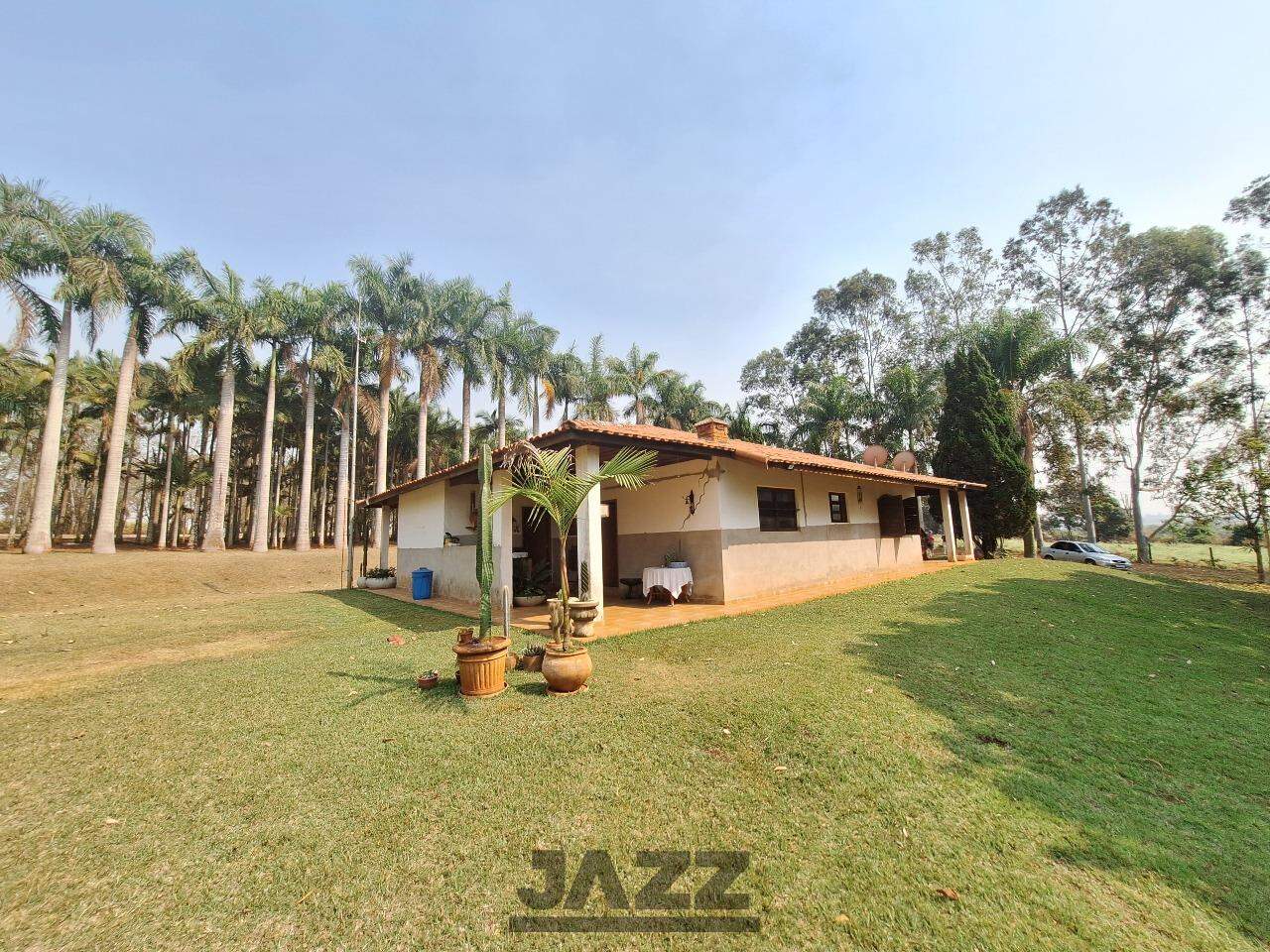 Fazenda à venda com 3 quartos, 220m² - Foto 1