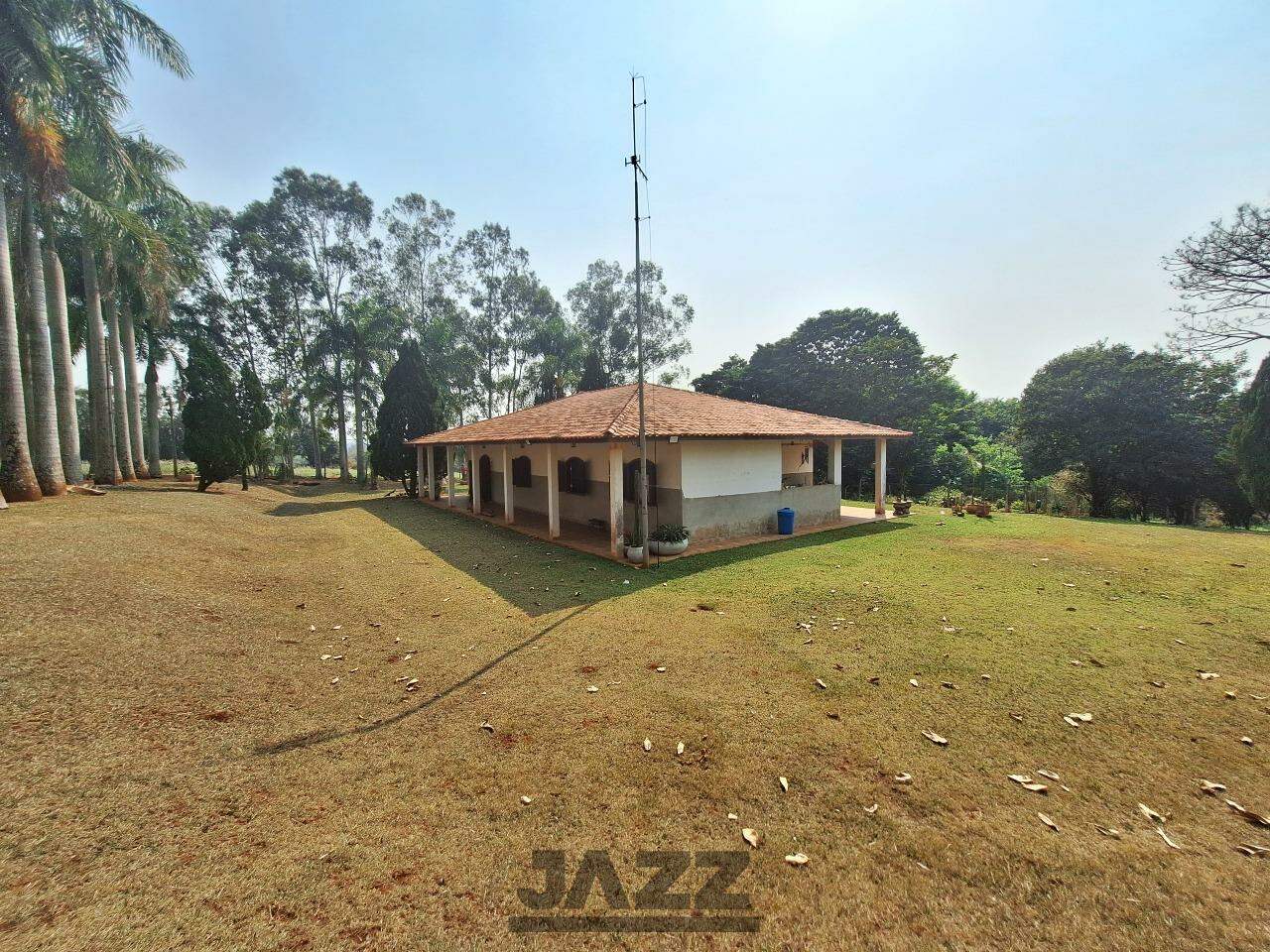 Fazenda à venda com 3 quartos, 220m² - Foto 2