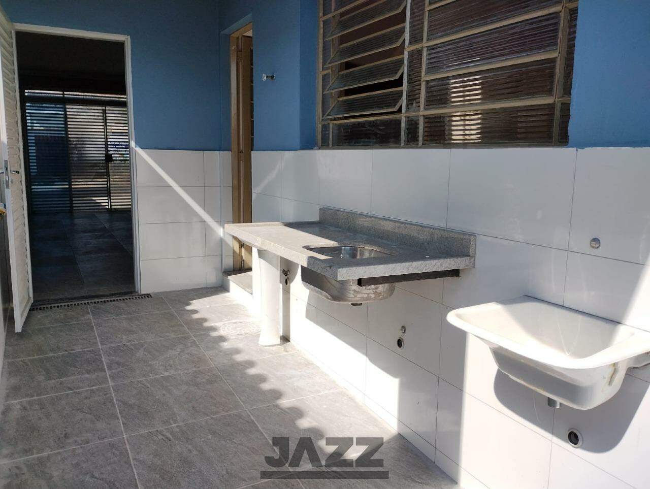 Casa para alugar com 3 quartos, 200m² - Foto 15