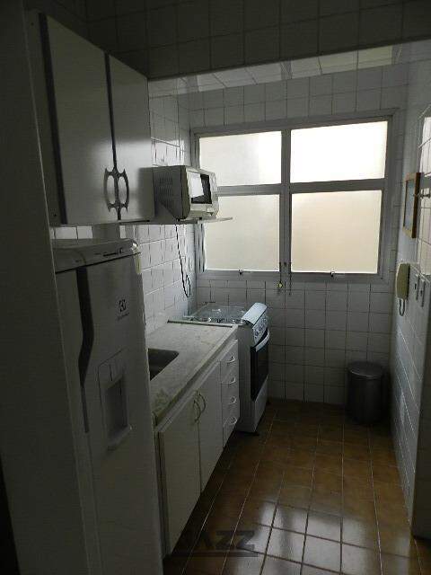 Apartamento para alugar com 1 quarto, 55m² - Foto 7