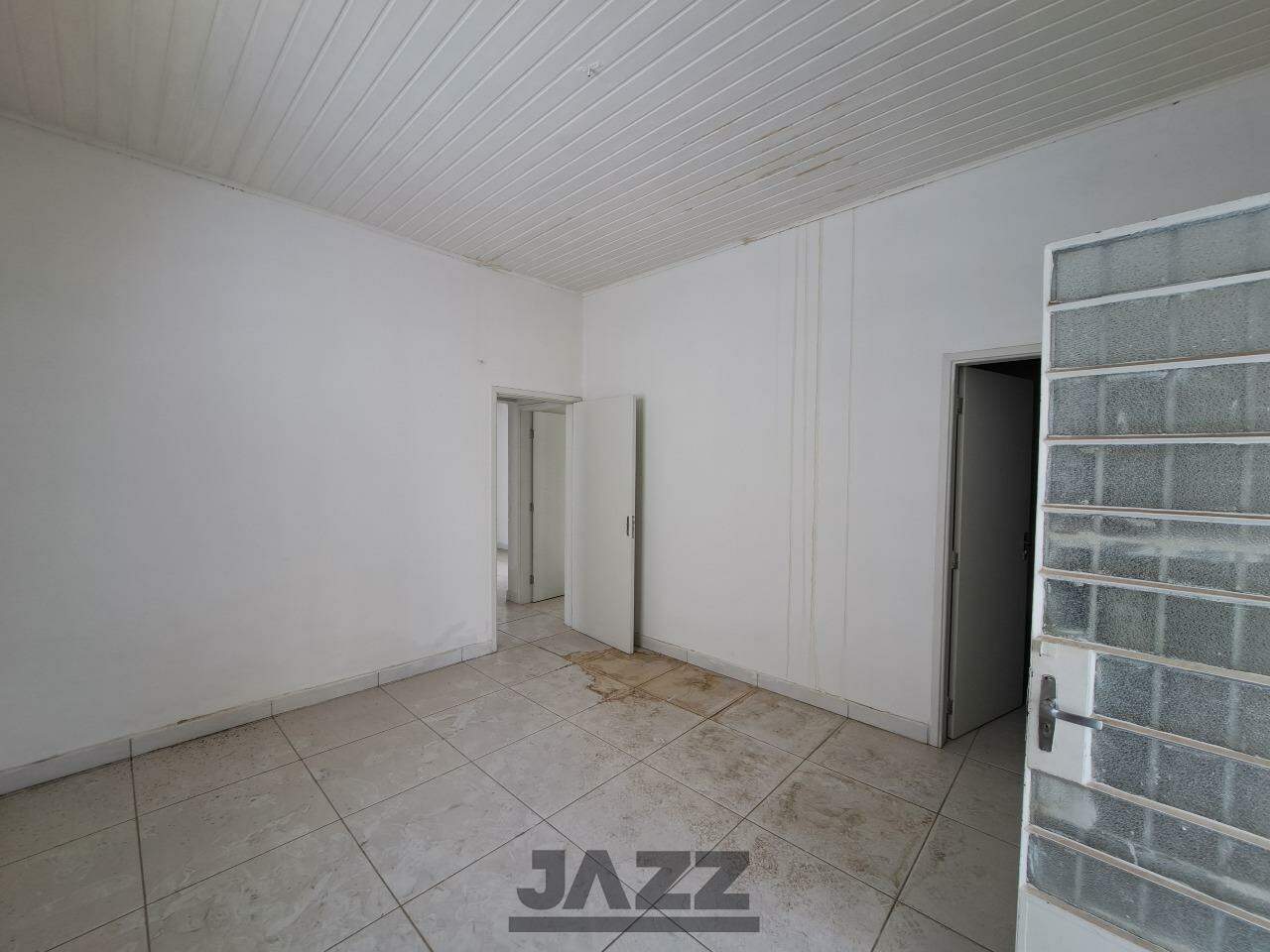 Casa para alugar com 3 quartos, 150m² - Foto 2