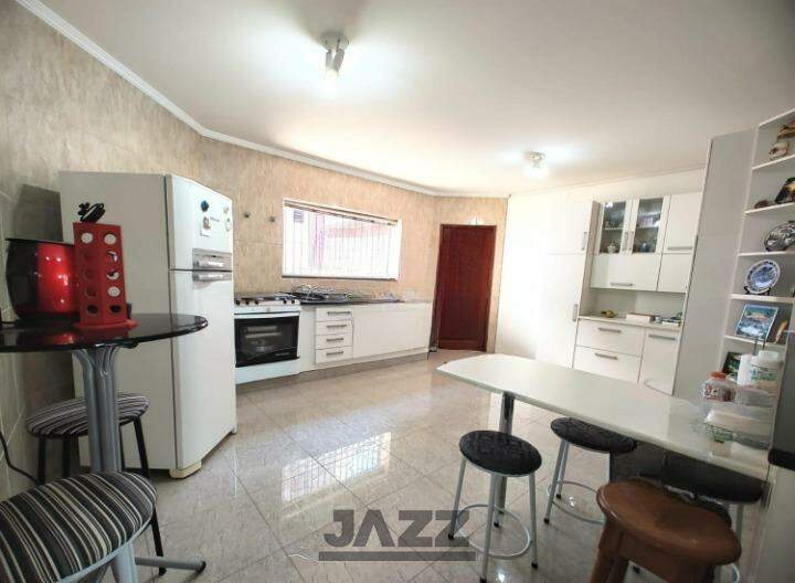 Casa de Condomínio à venda com 3 quartos, 250m² - Foto 9