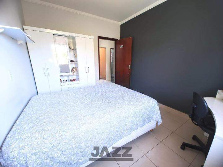 Casa de Condomínio à venda com 3 quartos, 250m² - Foto 13