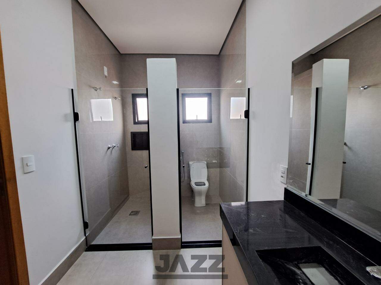 Casa de Condomínio para alugar com 4 quartos, 300m² - Foto 28