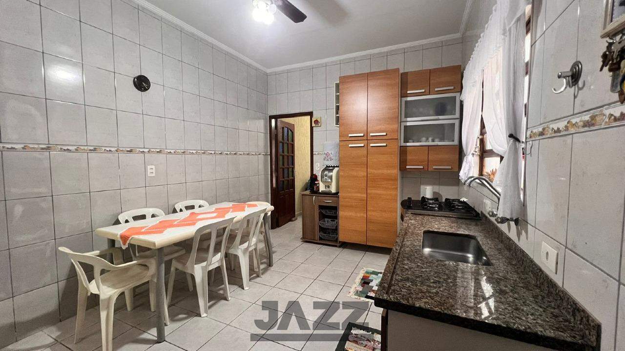 Casa à venda com 4 quartos, 130m² - Foto 12