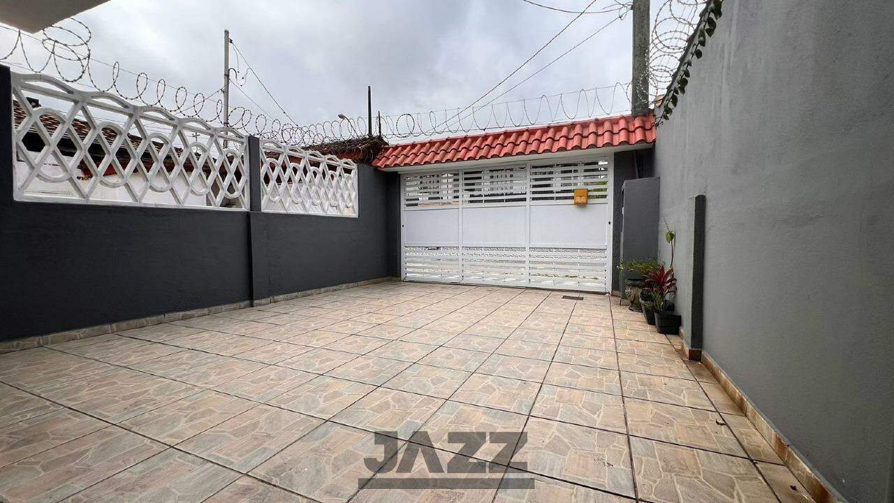 Casa à venda com 4 quartos, 130m² - Foto 3