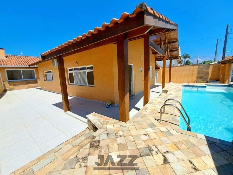 Casa à venda com 2 quartos, 137m² - Foto 1