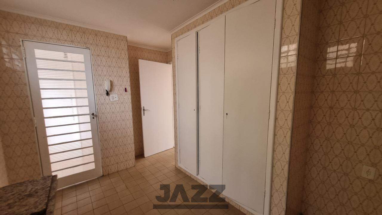 Casa à venda com 3 quartos, 239m² - Foto 9