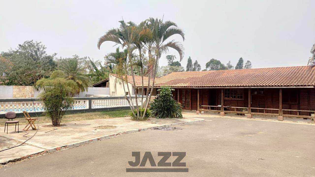 Fazenda à venda com 5 quartos, 329m² - Foto 1