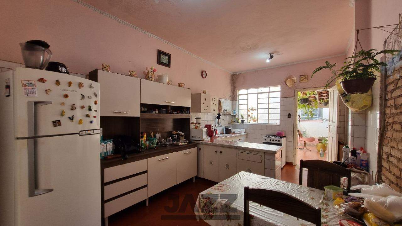 Casa à venda com 3 quartos, 226m² - Foto 14