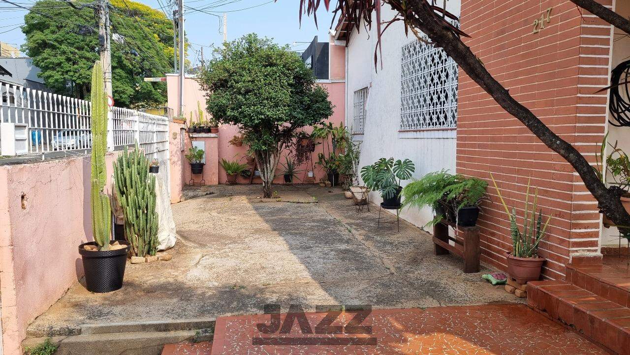 Casa à venda com 3 quartos, 226m² - Foto 4