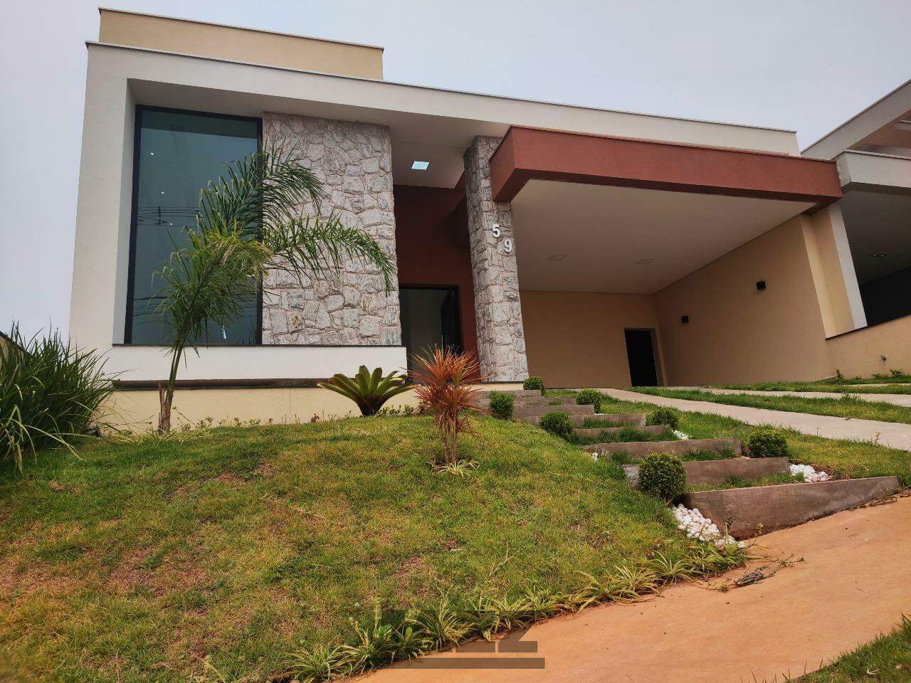 Casa de Condomínio à venda com 3 quartos, 160m² - Foto 1