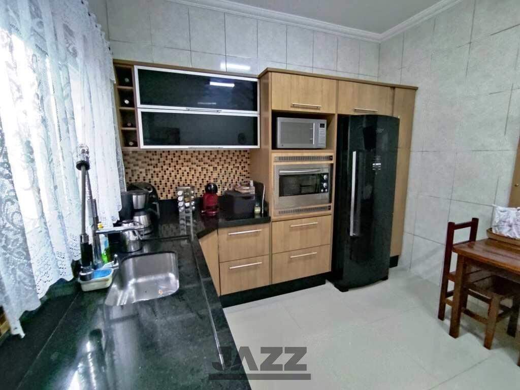 Casa à venda com 3 quartos, 210m² - Foto 7