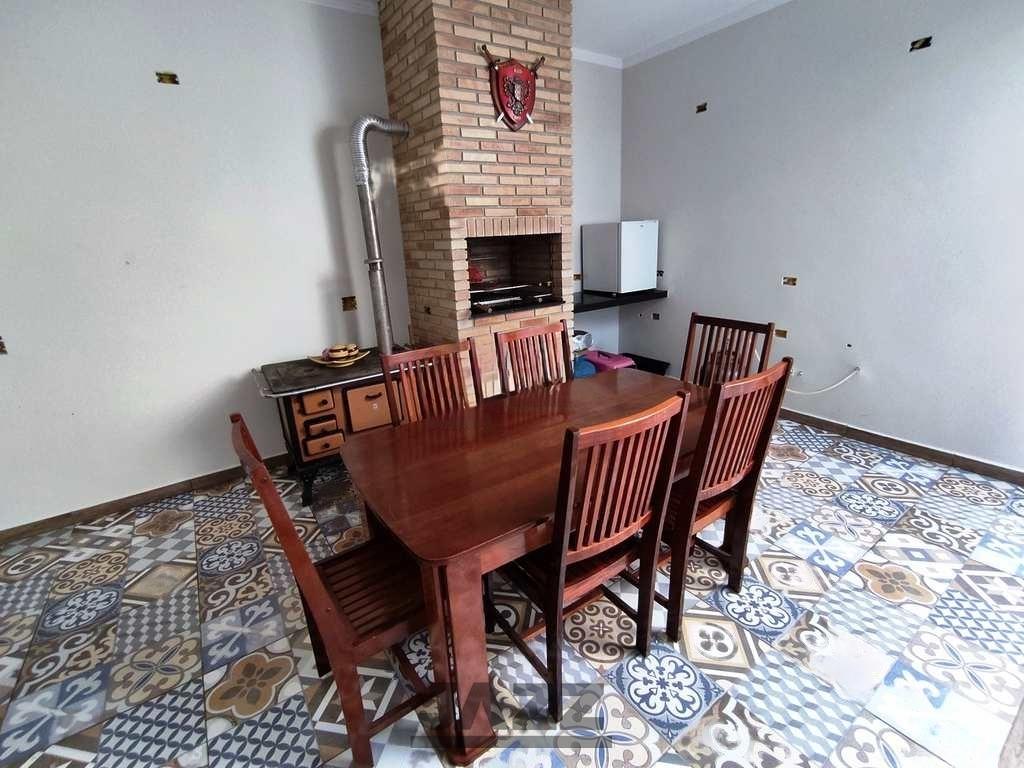 Casa à venda com 3 quartos, 210m² - Foto 27