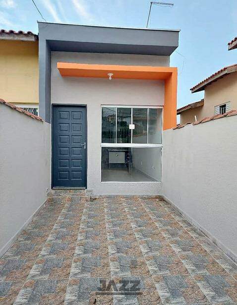 Casa à venda com 2 quartos, 70m² - Foto 2