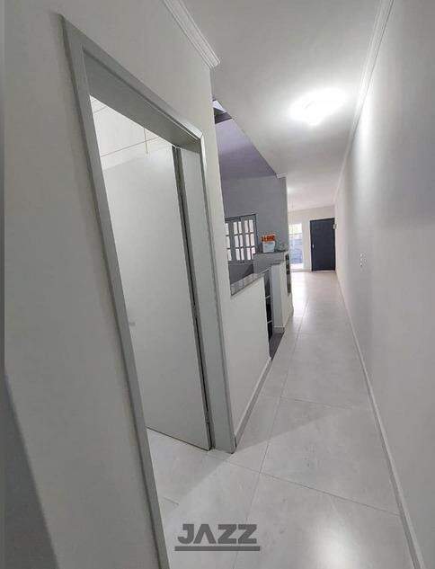 Casa à venda com 2 quartos, 70m² - Foto 13