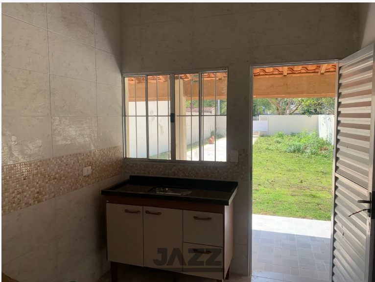 Casa à venda com 2 quartos, 70m² - Foto 4